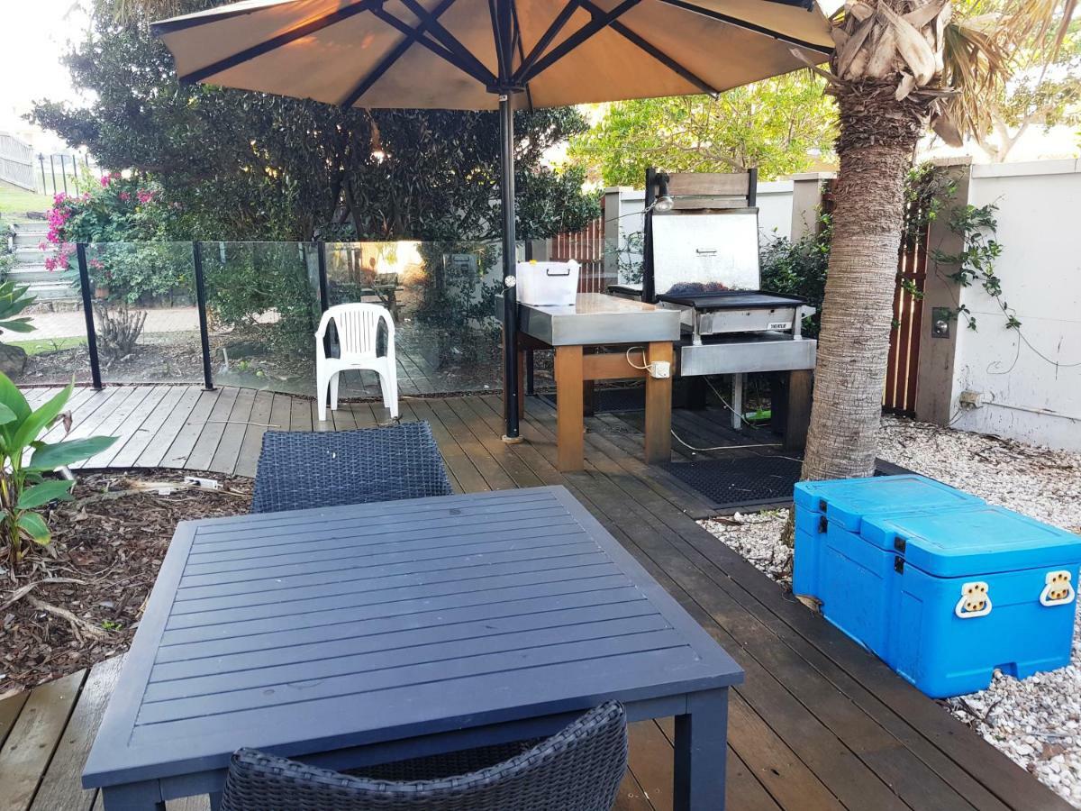 Casablanca Beachfront Apartments Bribie Island North Exteriör bild