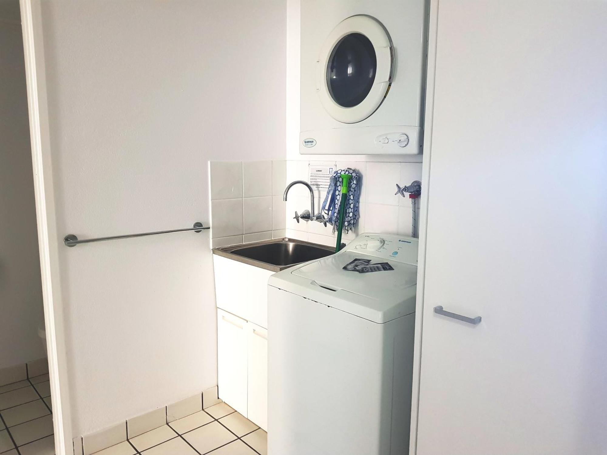 Casablanca Beachfront Apartments Bribie Island North Exteriör bild