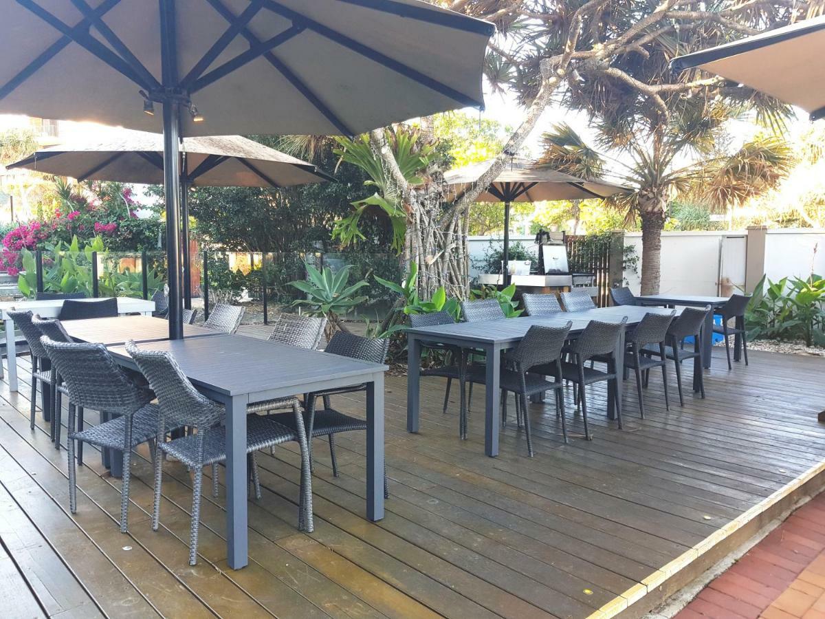 Casablanca Beachfront Apartments Bribie Island North Exteriör bild